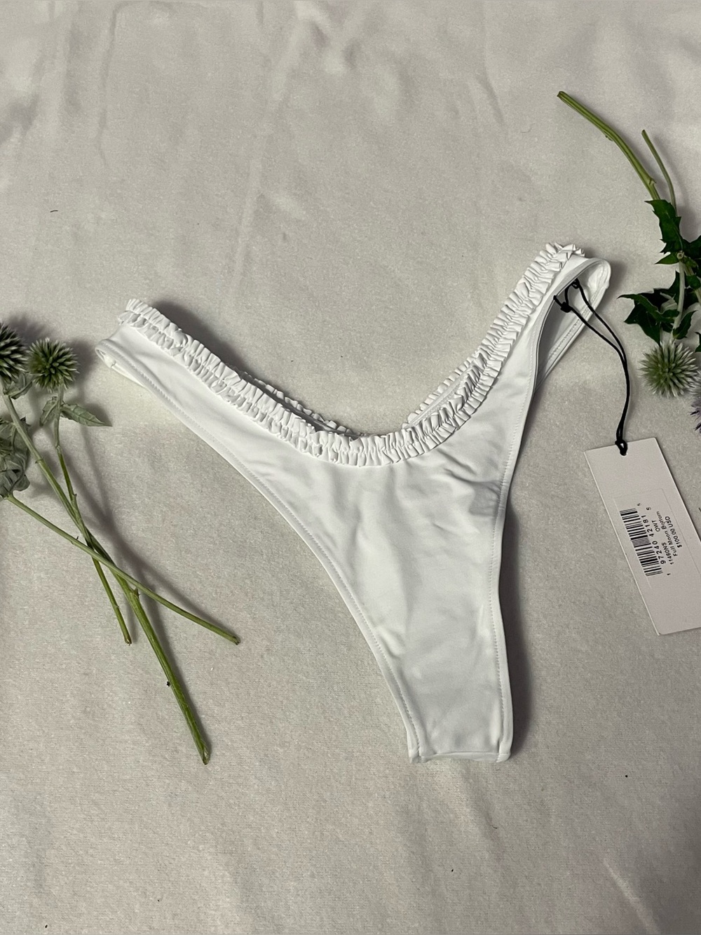 NWT Frankie’s Bikinis White Ruffle Trim Bikini Bottom Small